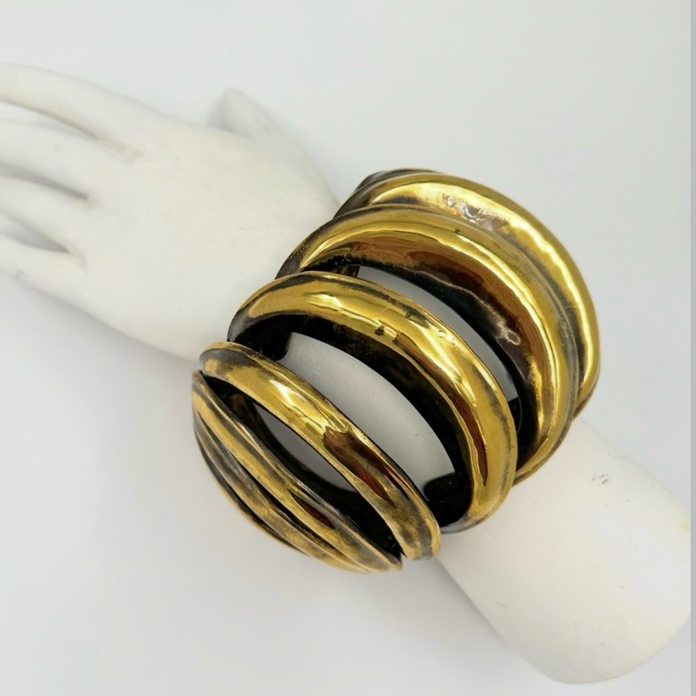 ❤️ Very Rare Robert Lee Morris unsigned gold pleated bracelet
